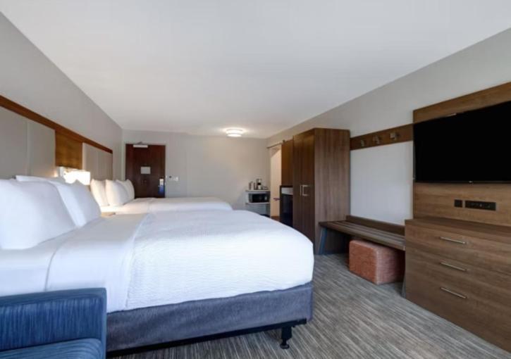 Holiday Inn Express & Suites - Detroit - Dearborn By Ihg מראה חיצוני תמונה