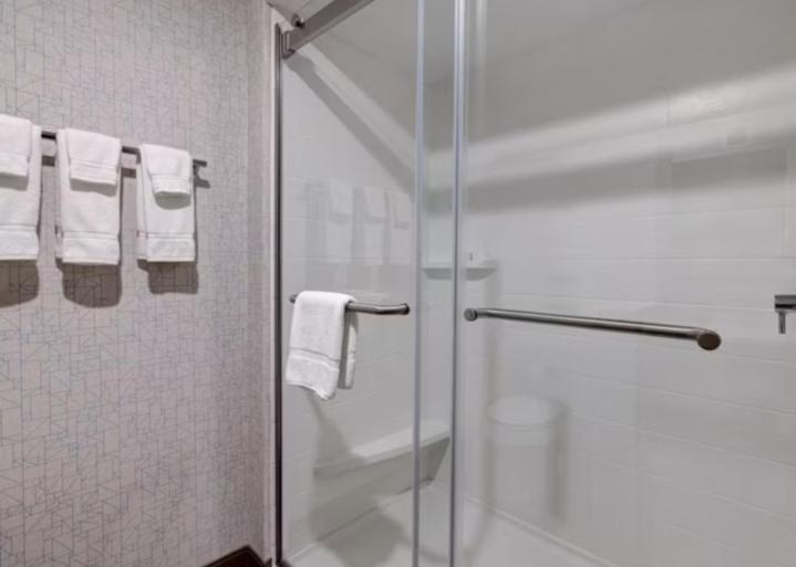 Holiday Inn Express & Suites - Detroit - Dearborn By Ihg מראה חיצוני תמונה