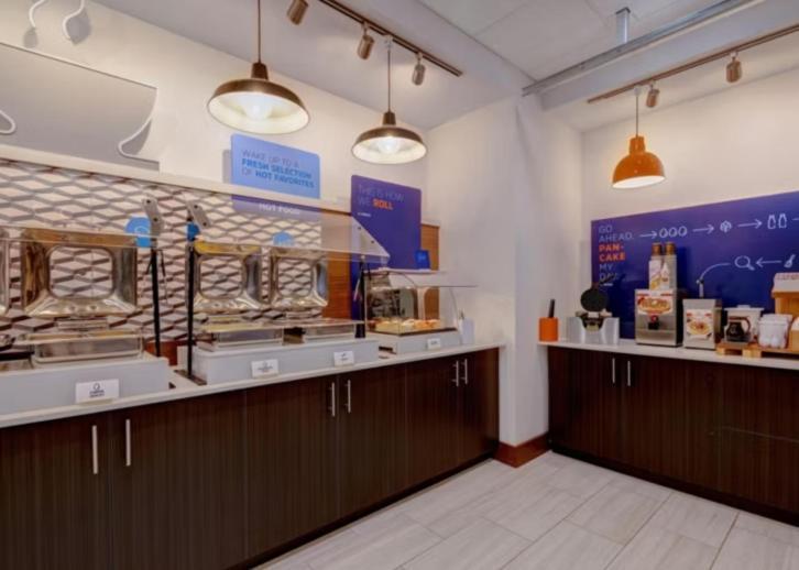 Holiday Inn Express & Suites - Detroit - Dearborn By Ihg מראה חיצוני תמונה