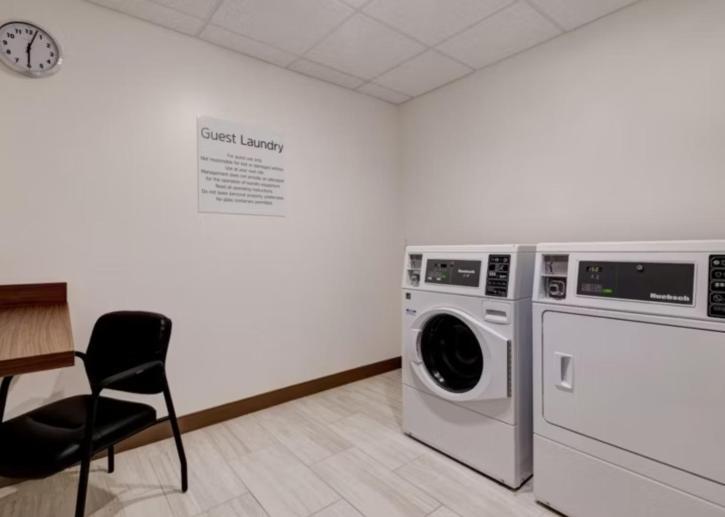 Holiday Inn Express & Suites - Detroit - Dearborn By Ihg מראה חיצוני תמונה